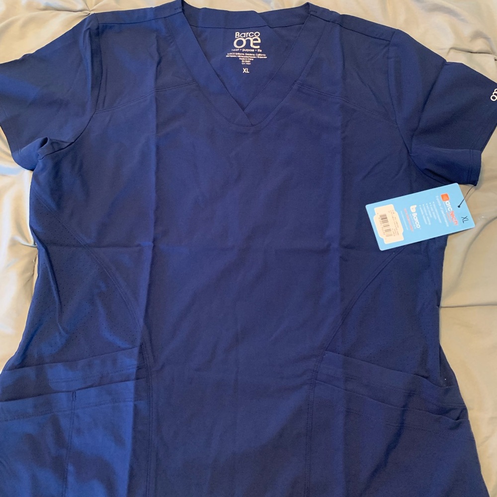 Barco One Arc Tech Scrub Top